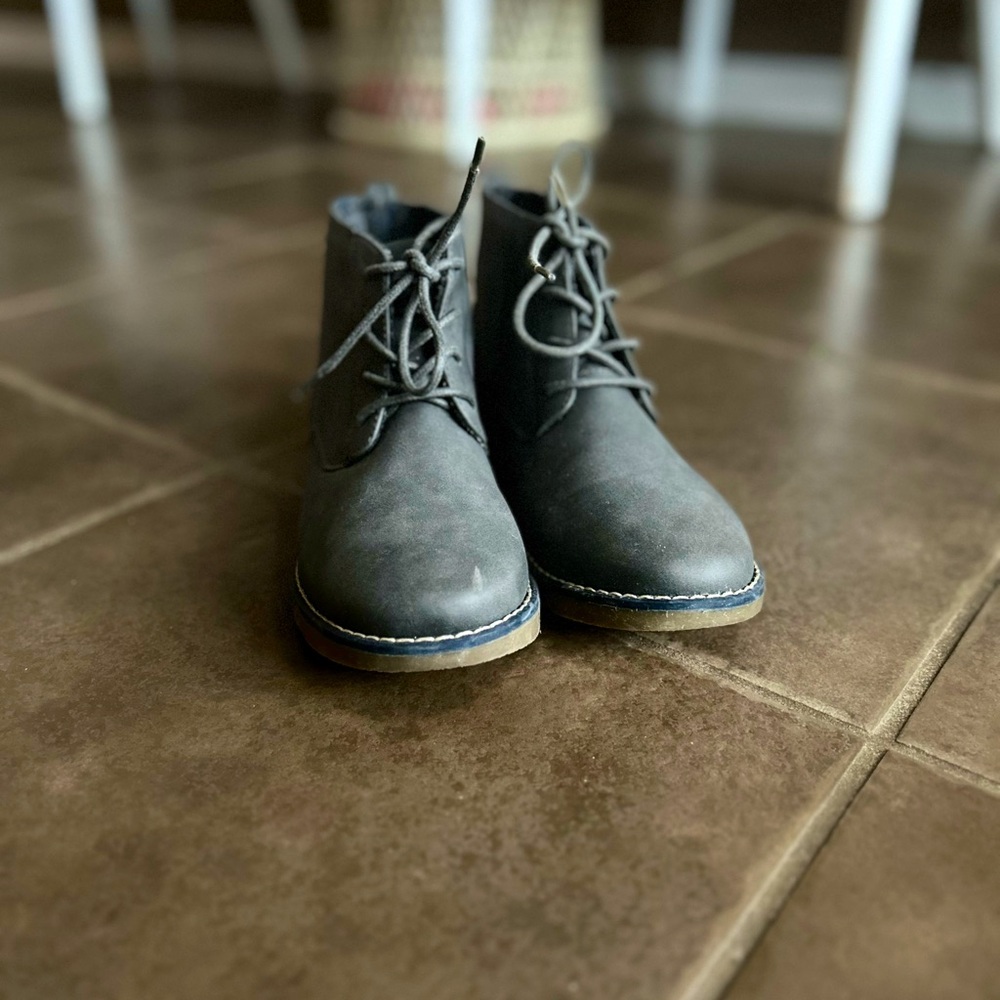 Joe Fresh Boys Dress shoes ankle length boots size 4 grey with blue undertone